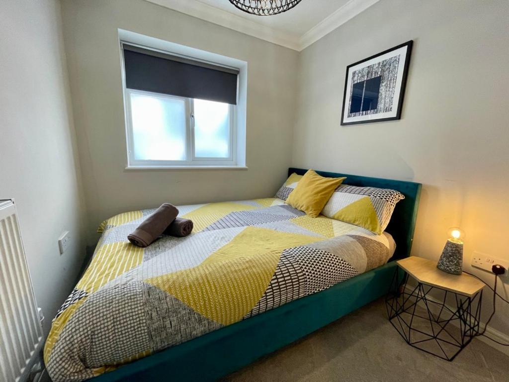 Stylish Modern Two Bedroom Apartment With Garden カーディフ エクステリア 写真